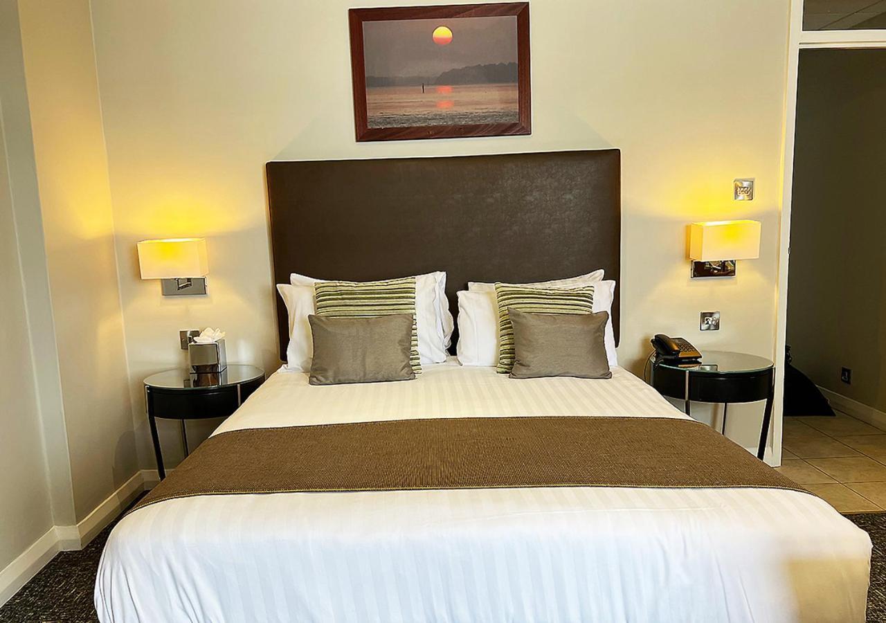 Sandbanks Hotel Poole Bagian luar foto